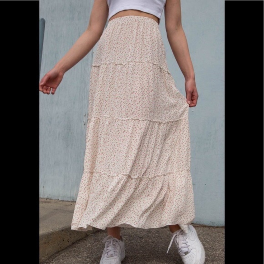Brandy Melville Izzy Skirt Floral